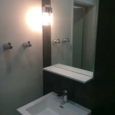 Top Center Floor Apartment