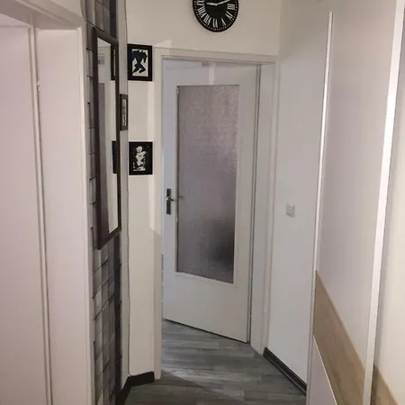 Apartment Top Center Floor