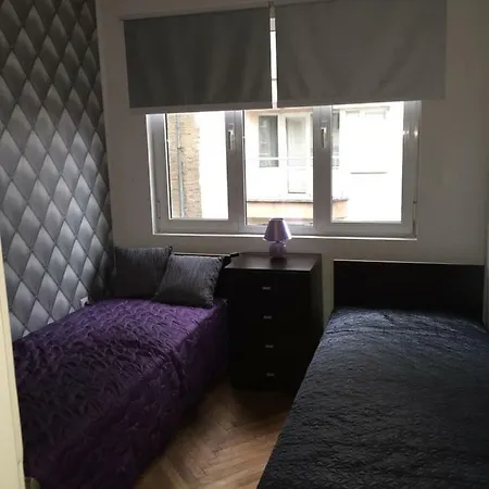 Top Center Floor Apartment *